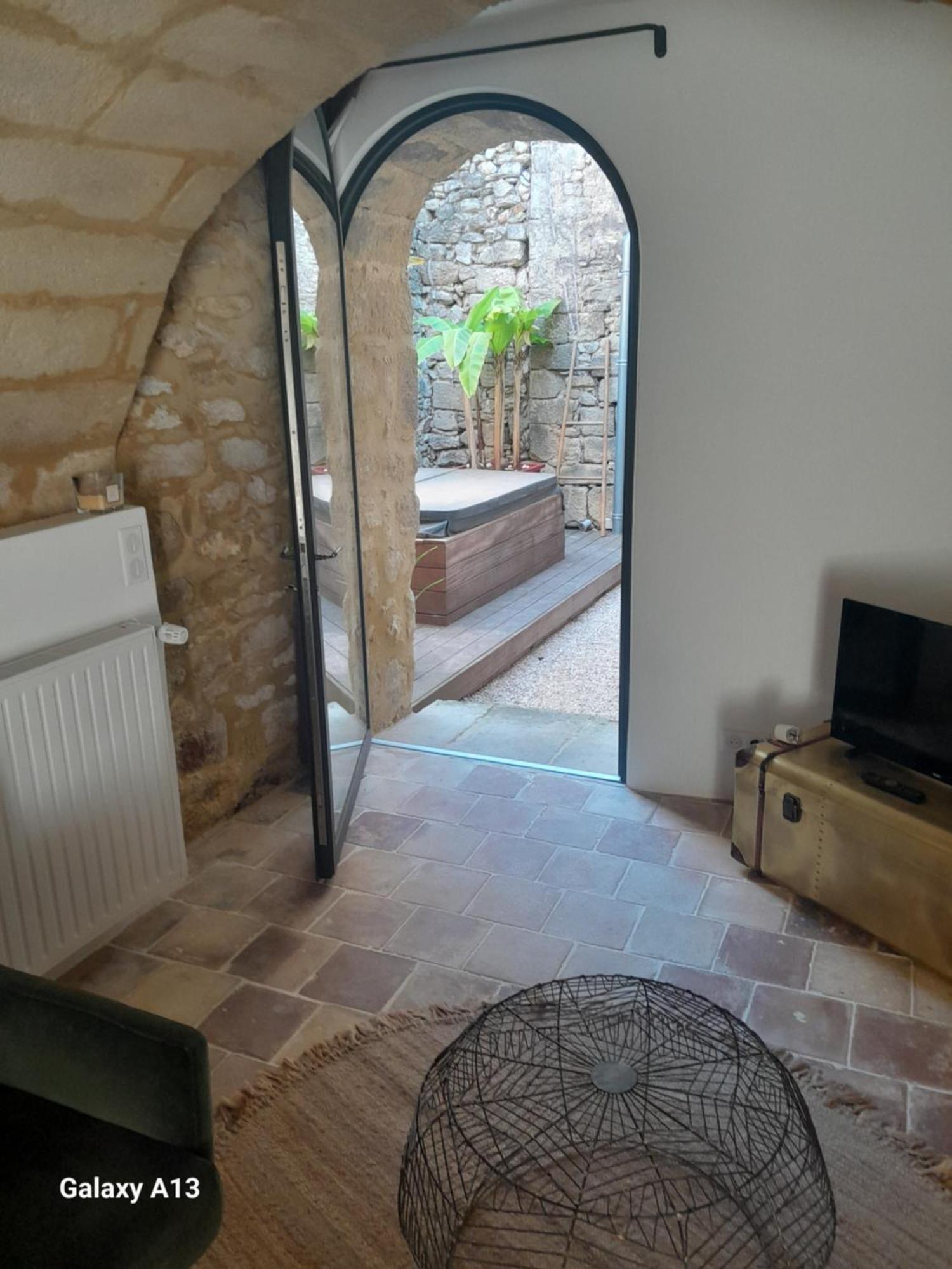 La Maison D'Aime Saint-Quentin-la-Poterie Exterior photo
